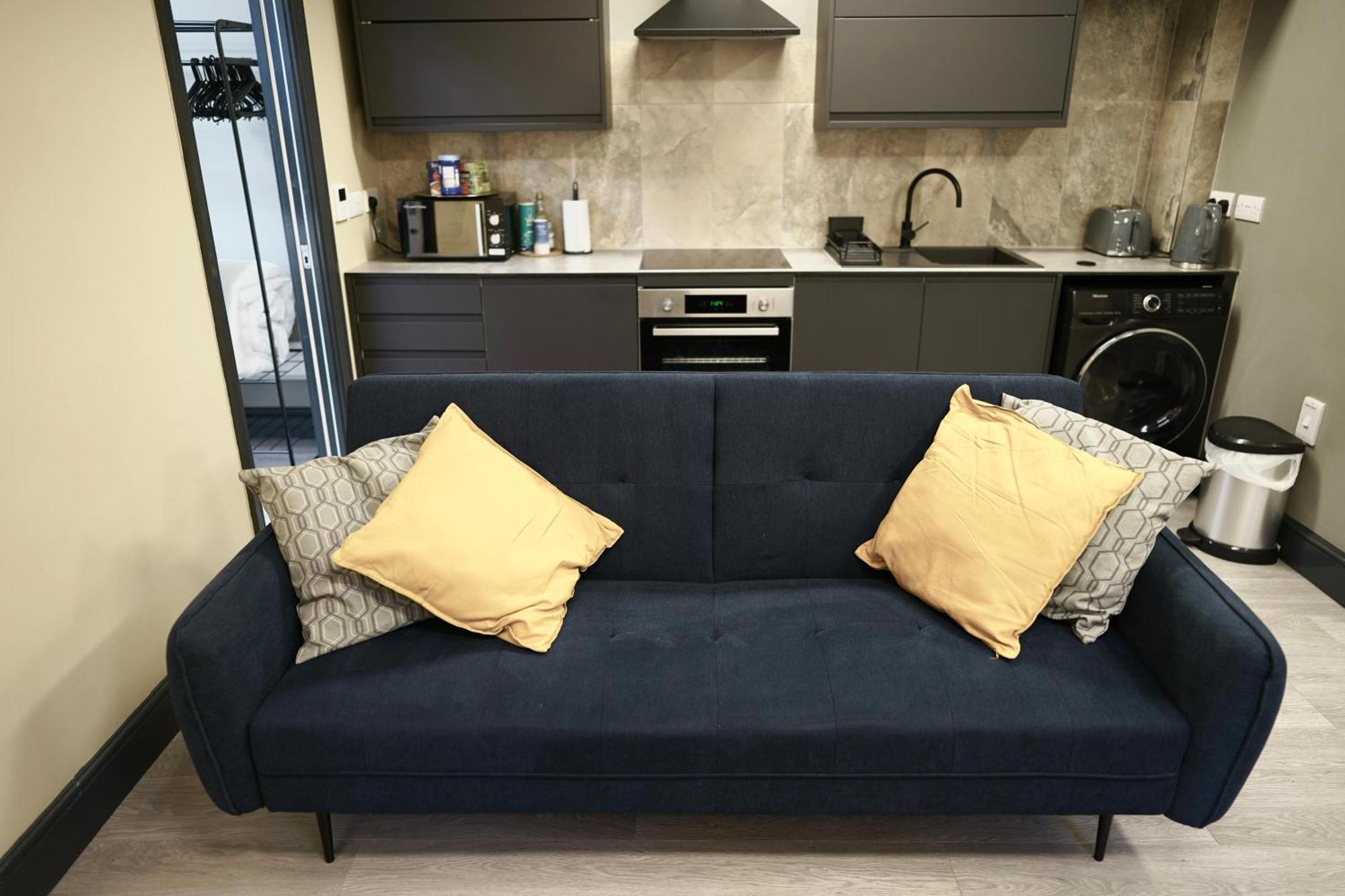 Charming 1br Flats In The Heart Of Of
