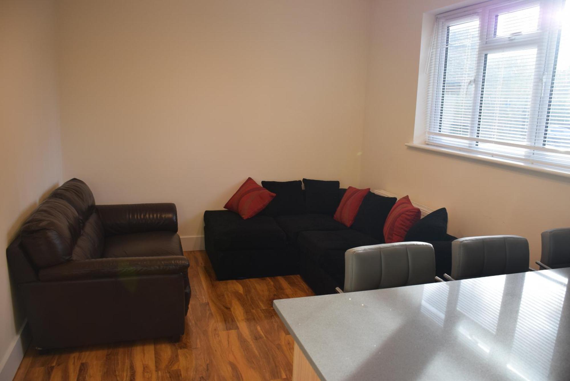 Chandos - 4 Bedroom House - 20 Mins To Centre Hébergement de vacances