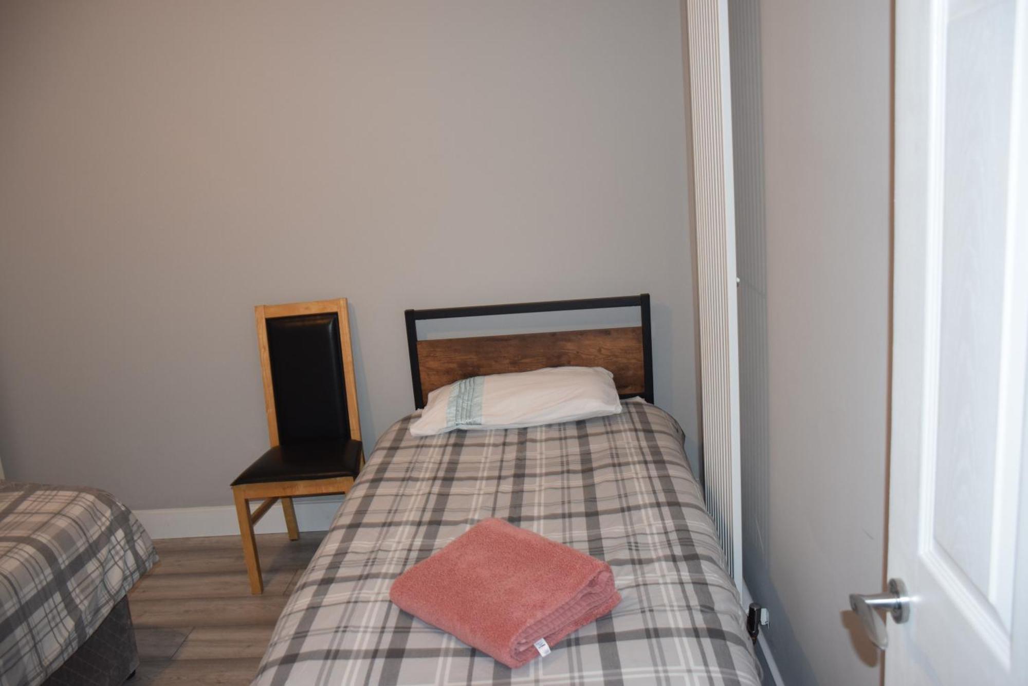 Chandos - 4 Bedroom House - 20 Mins To Centre Londres