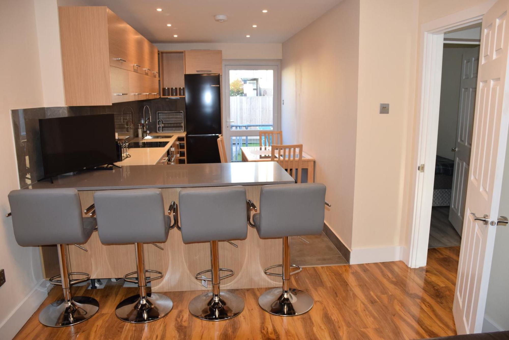 Chandos - 4 Bedroom House - 20 Mins To Centre Hébergement de vacances Londres