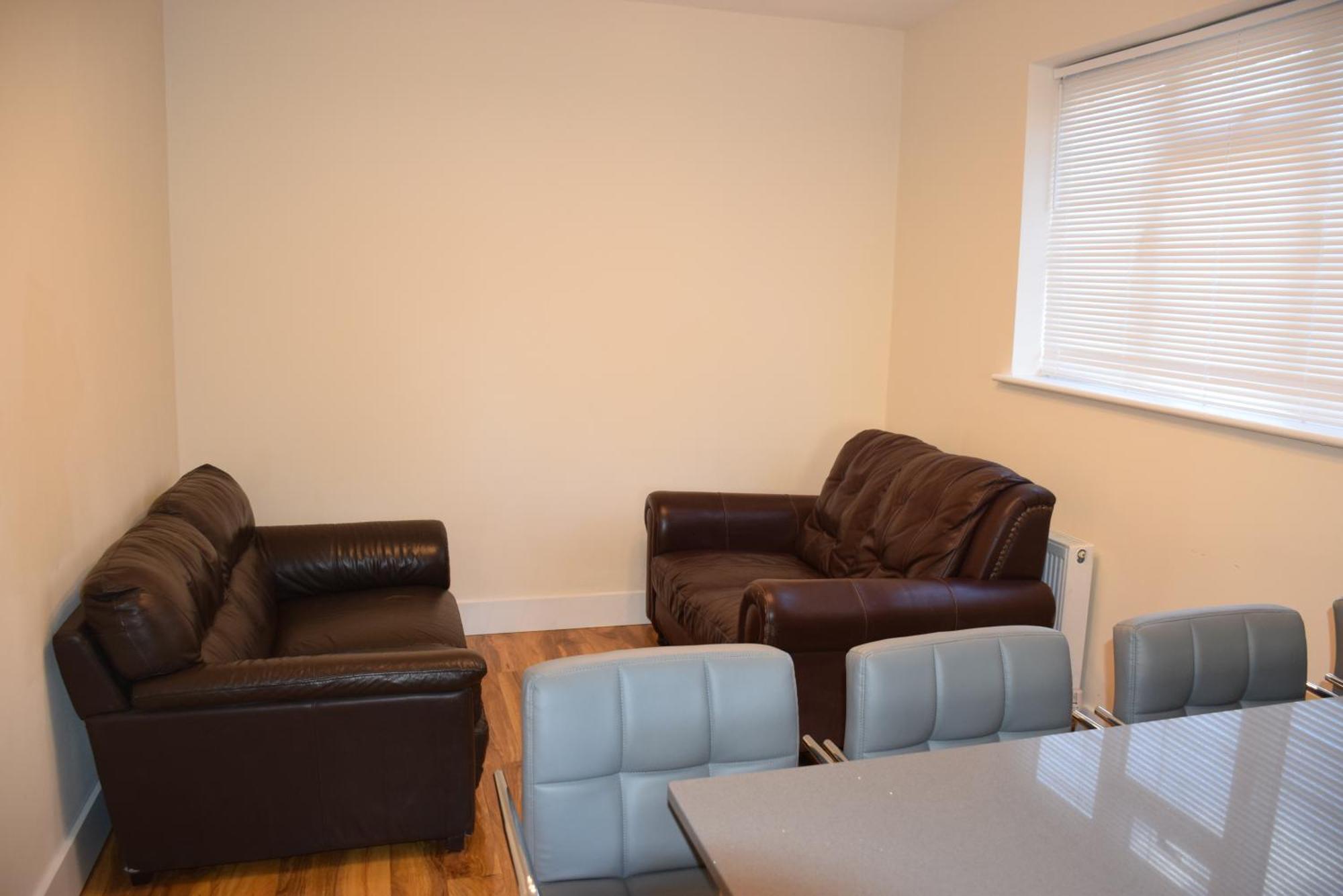 Chandos - 4 Bedroom House - 20 Mins To Centre Hébergement de vacances Londres