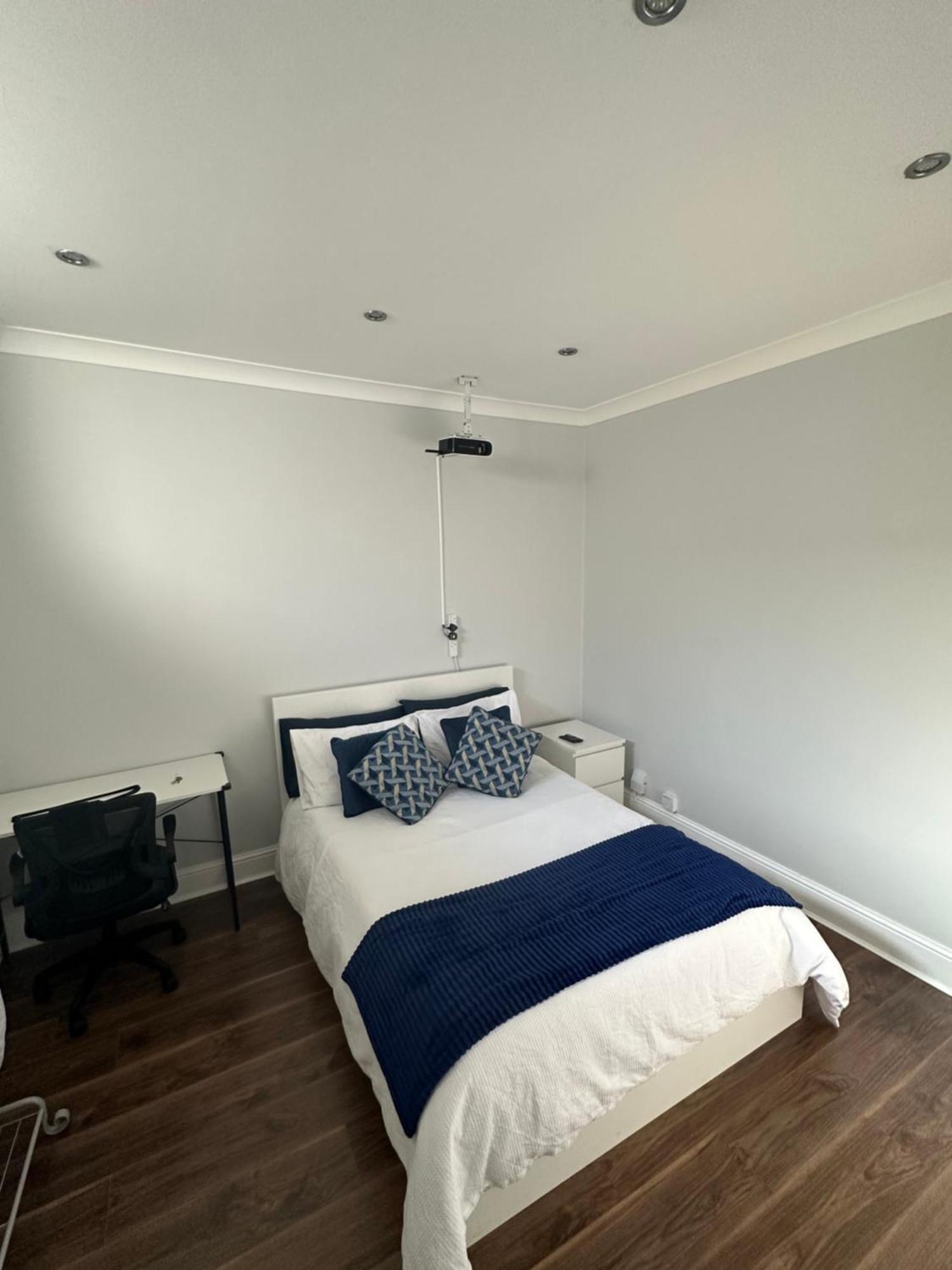 Liverpool Street Blue Bedroom Londres