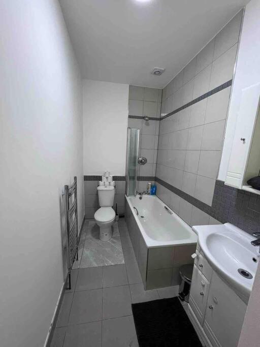2 Bed Garden Flat West Dulwich Free Street Parking *
