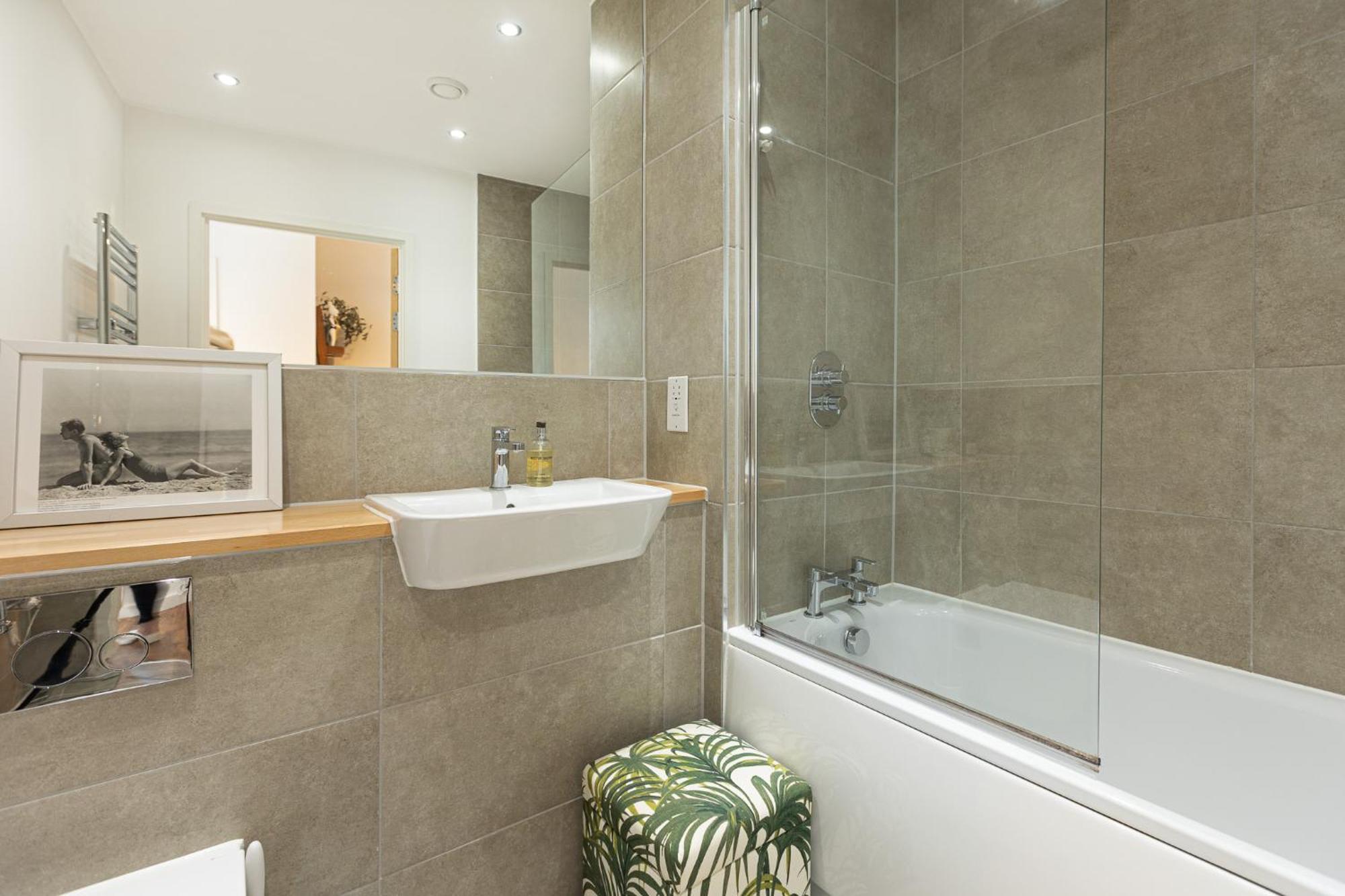 Stunning 1br Flat In Hackney, 2 Min Fields Londen
