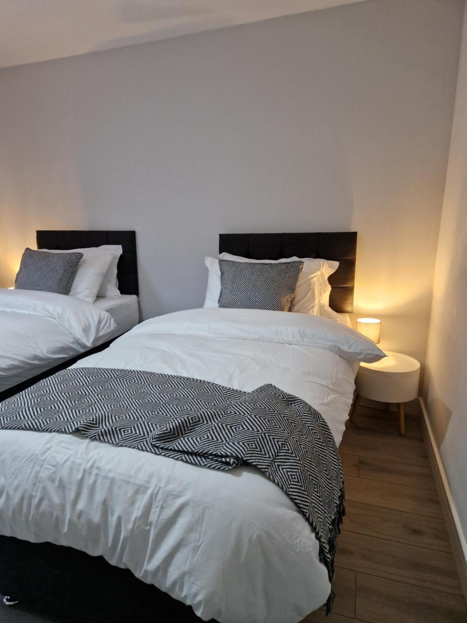Casa de Férias Stylish 2 Bed Home- Short Walk To Tottenham Stadium/stations *