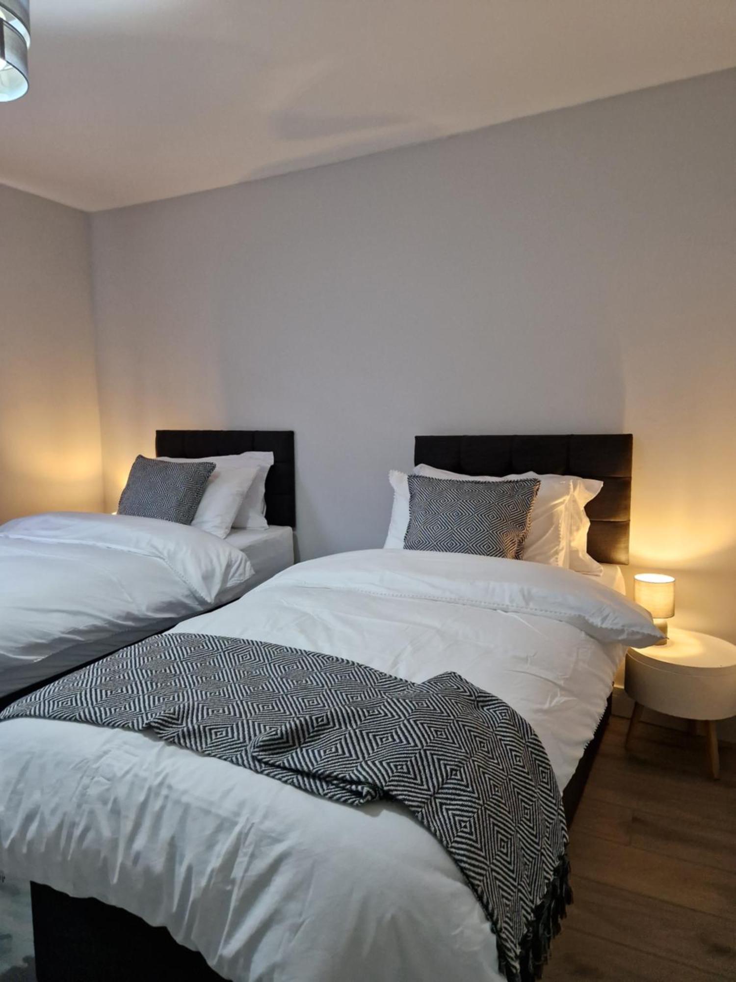 Casa de Férias Stylish 2 Bed Home- Short Walk To Tottenham Stadium/stations Londres