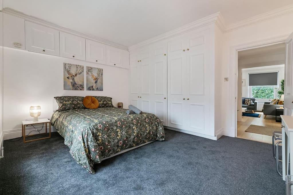 Apartment Knightsbridge Two Bed London