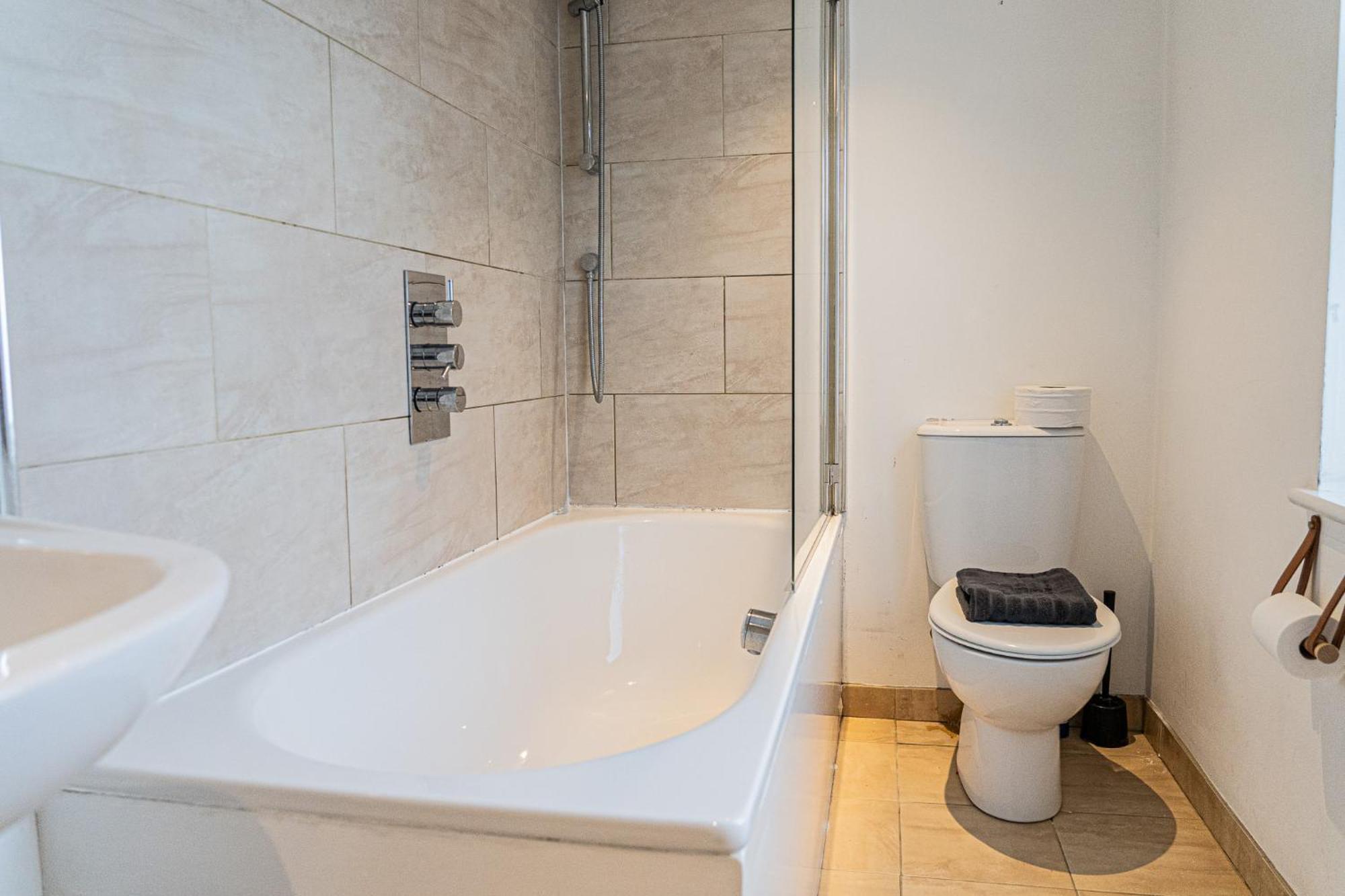 Spacious 2 Bedroom In Hackney Apartamento *