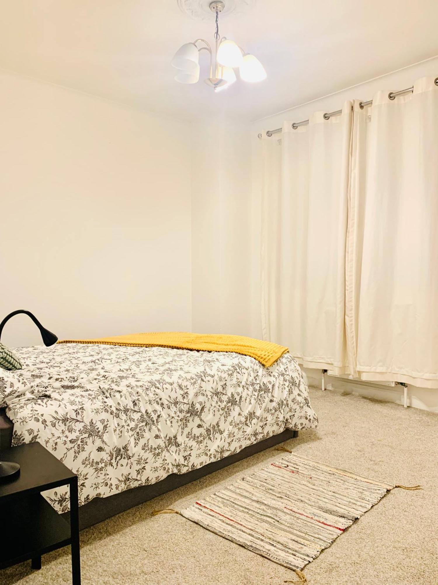 Cosy 2 Bedroom In Swiss Cottage. *