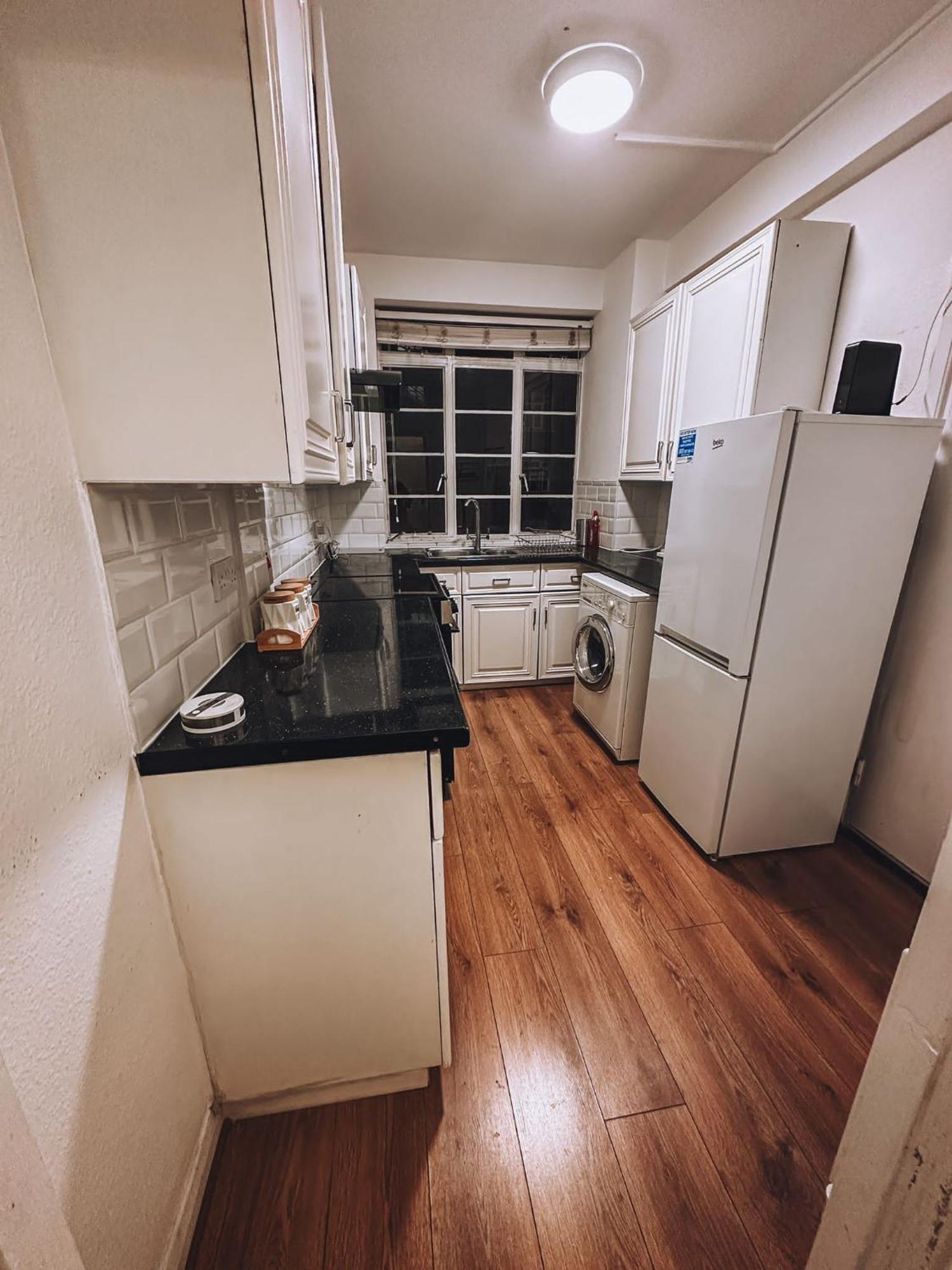 Cosy 2 Bedroom In Swiss Cottage. * London