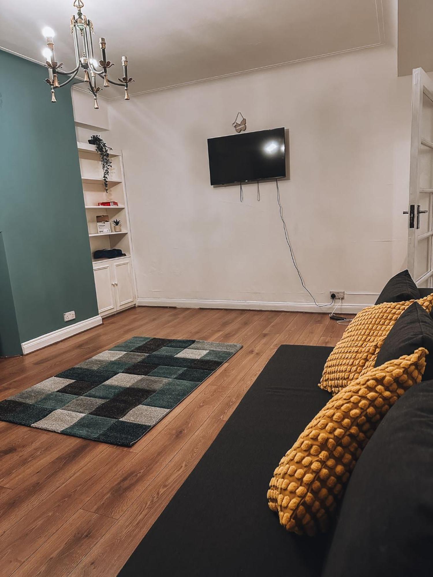 Cosy 2 Bedroom In Swiss Cottage. Apartment *