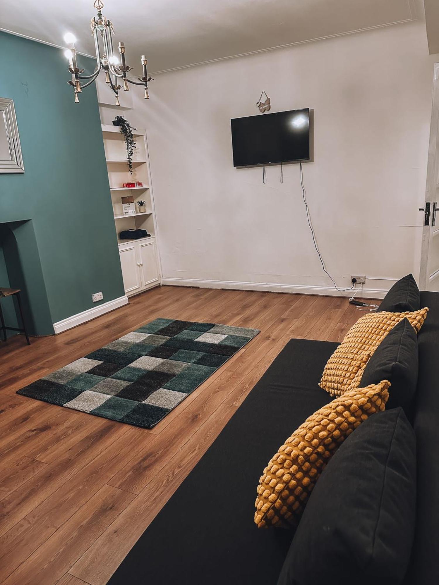 Apartment Cosy 2 Bedroom In Swiss Cottage. *