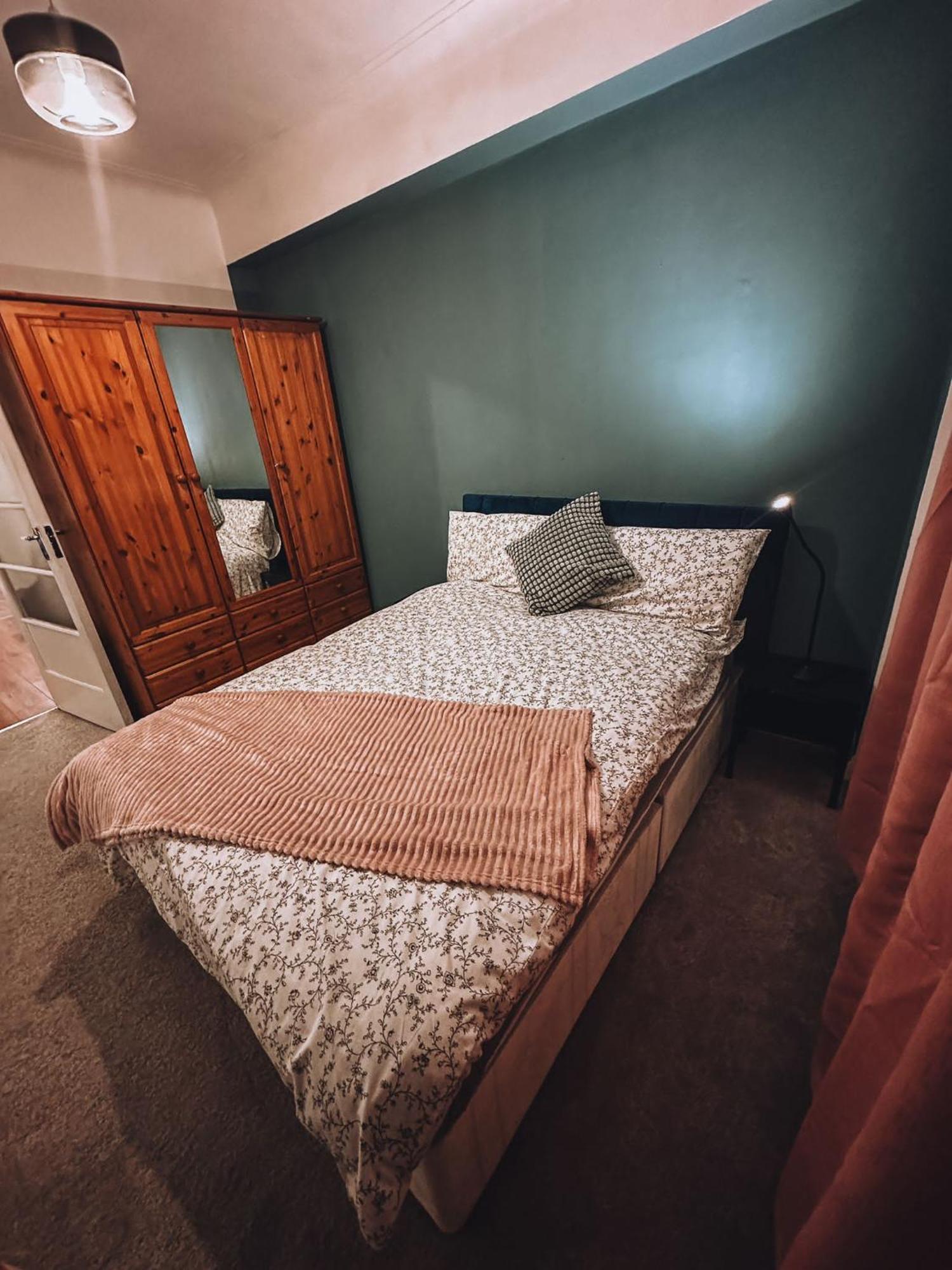 Cosy 2 Bedroom In Swiss Cottage.