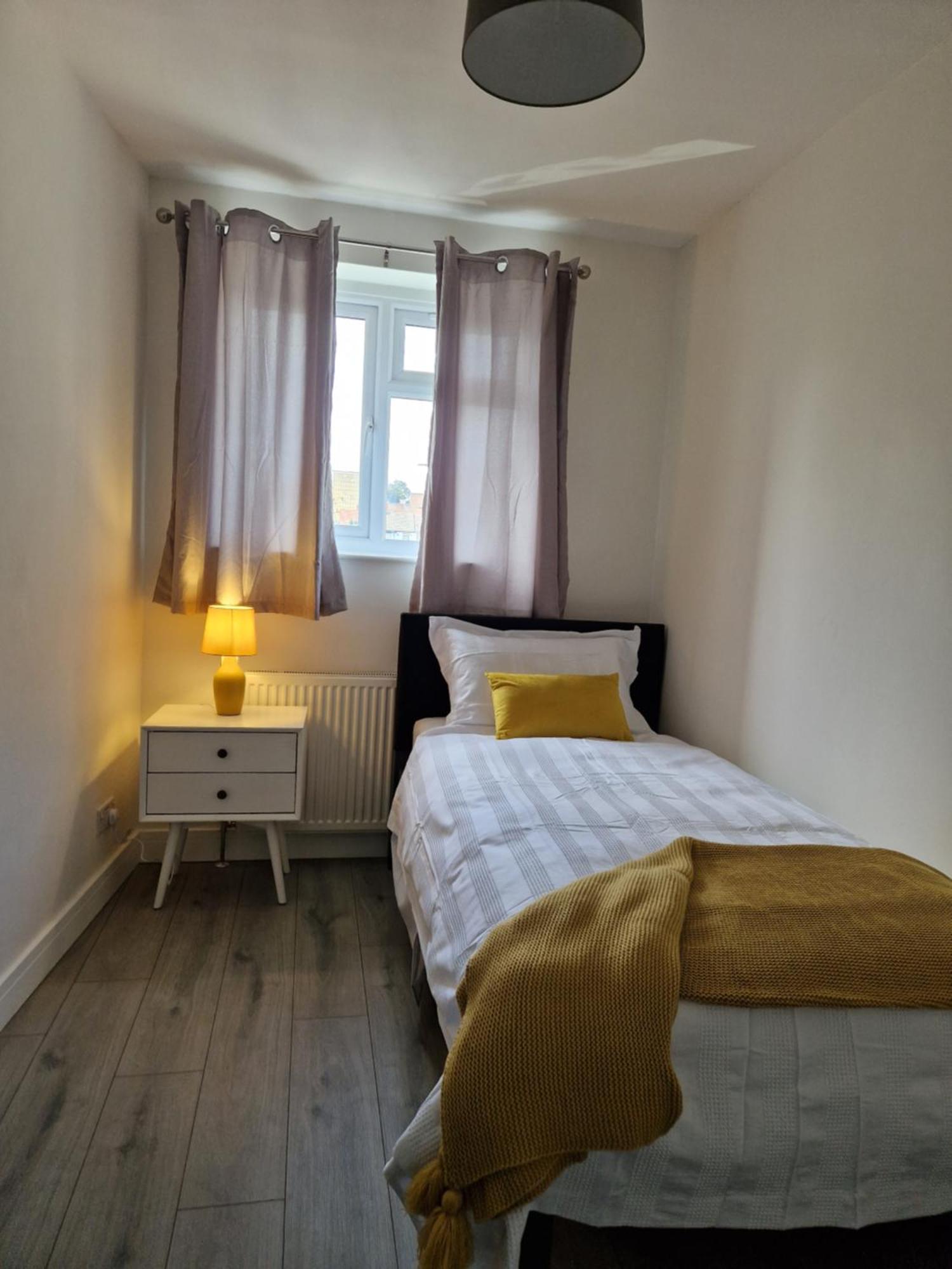 Stylish 2 Bed Home- Short Walk To Tottenham Stadium/stations Casa de Férias Londres