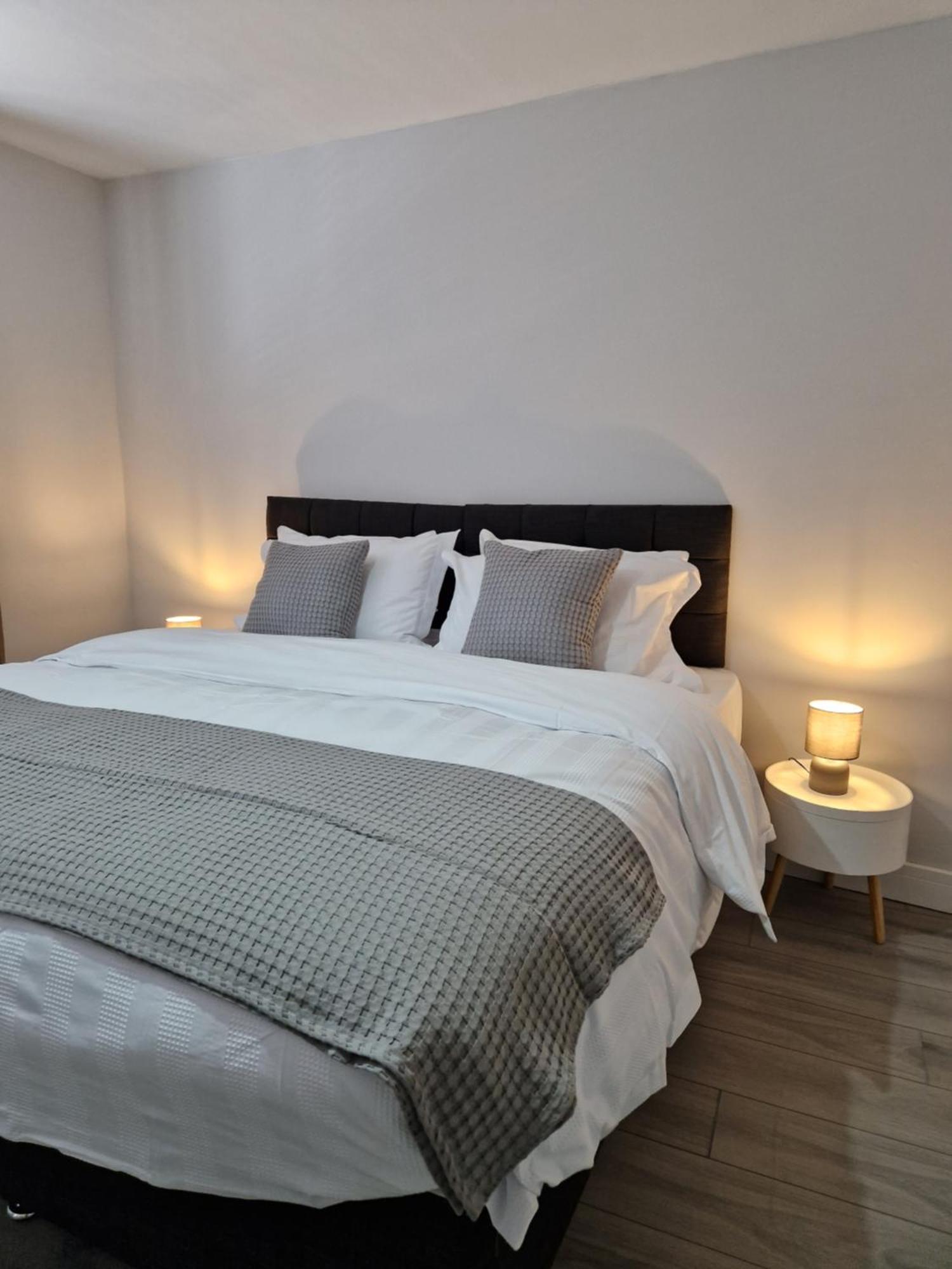 Stylish 2 Bed Home- Short Walk To Tottenham Stadium/stations * Londres