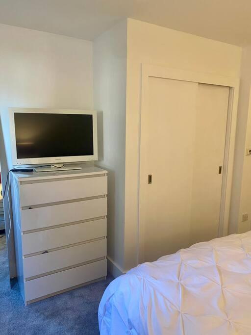 Apartamento Lovely And Spacious Wimbledon Flat