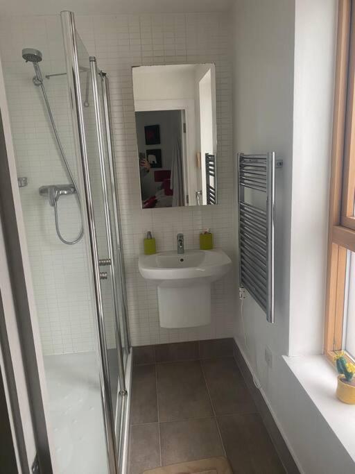 Apartamento Lovely And Spacious Wimbledon Flat *