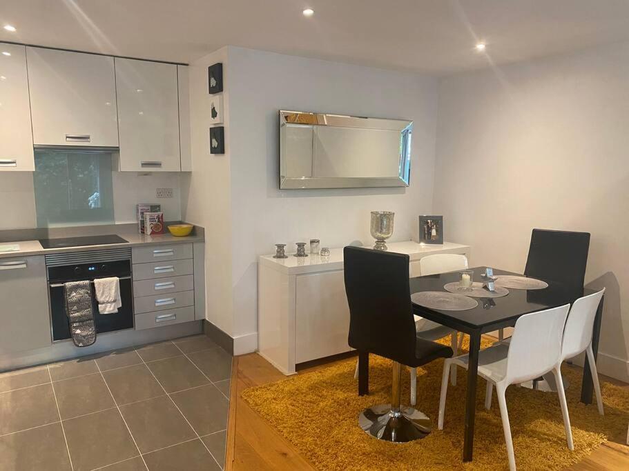 Lovely And Spacious Wimbledon Flat Apartamento Londres