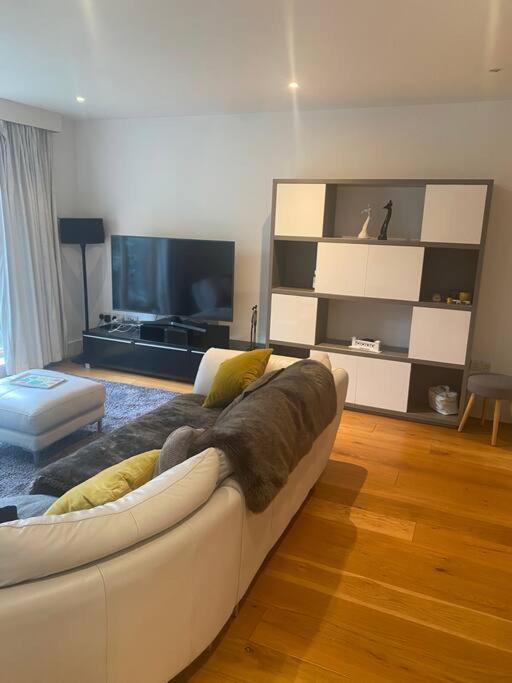 Lovely And Spacious Wimbledon Flat Londres