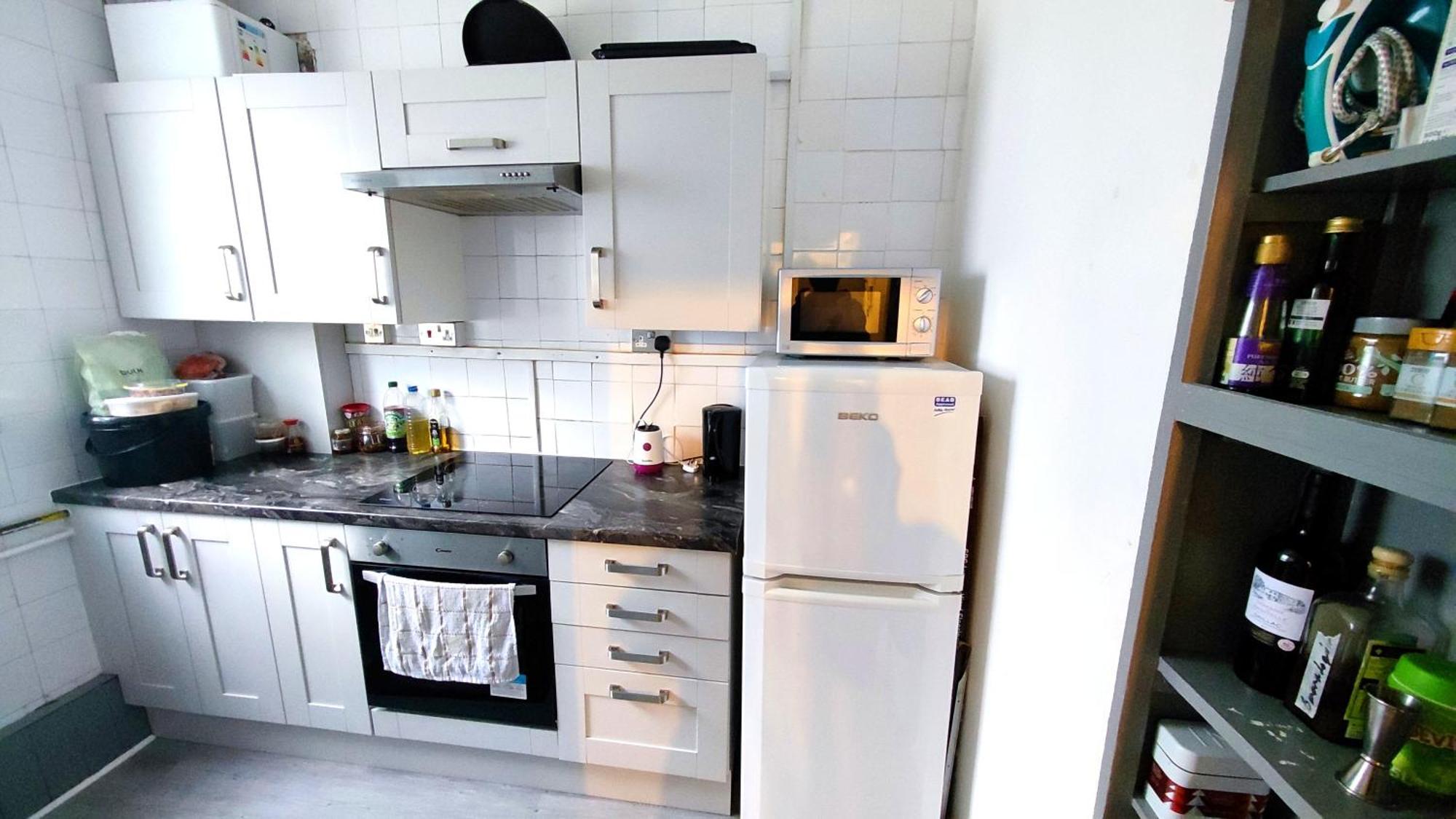 Spacious Flat With 2 To 3 Bedrooms In Apartamento Londres