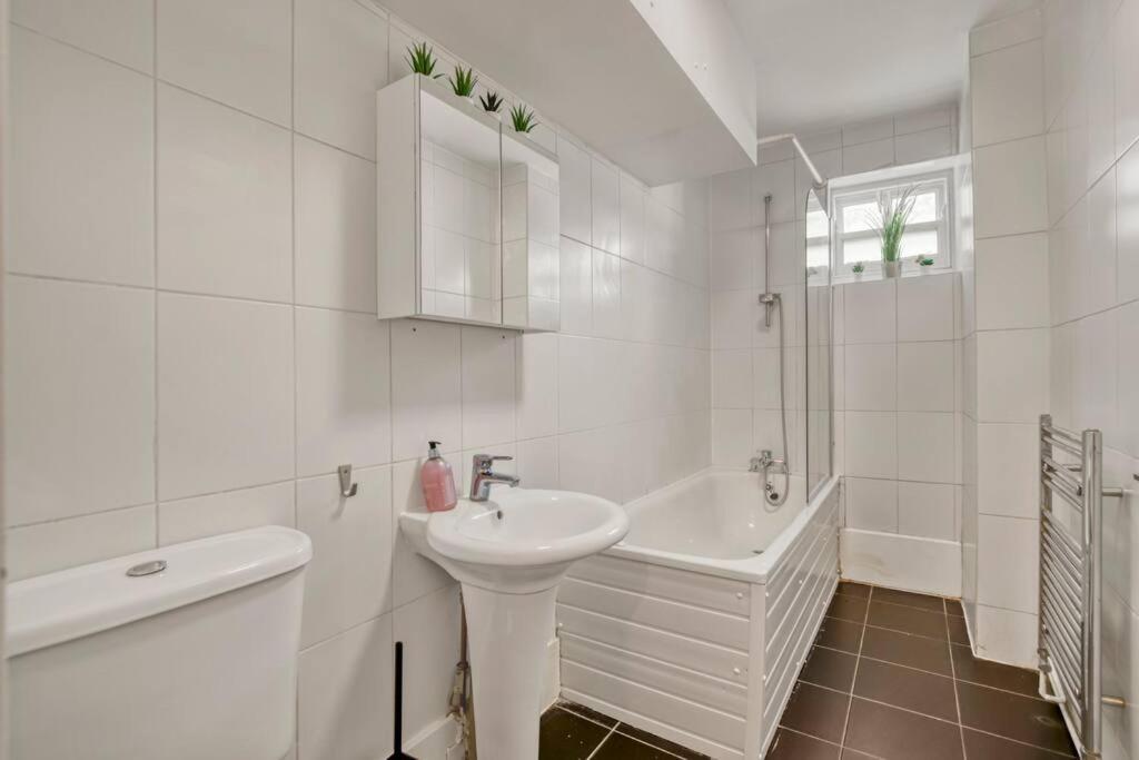 In Shoreditch/ Old St Apartment *