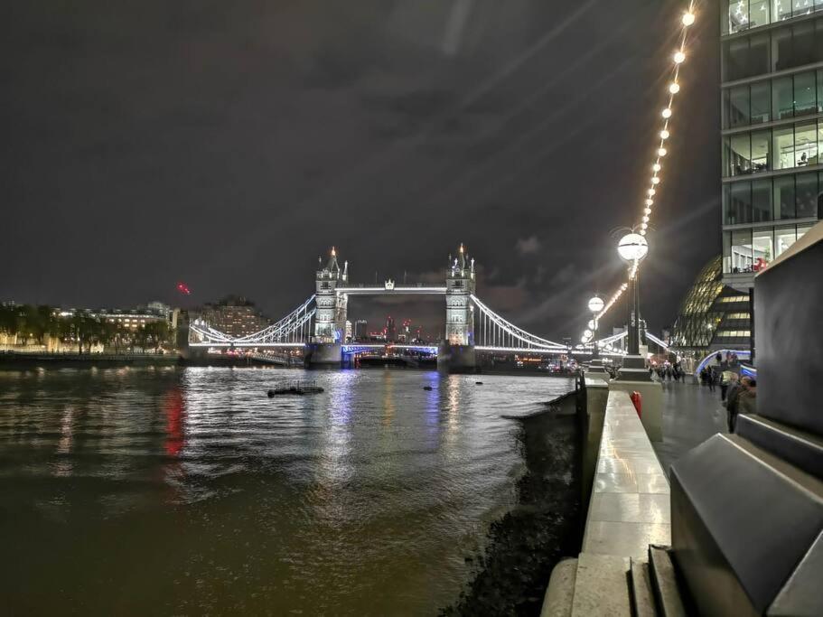 8 Borough - Modern & Elegant 2-bed, 2-bath Apartamento Londres