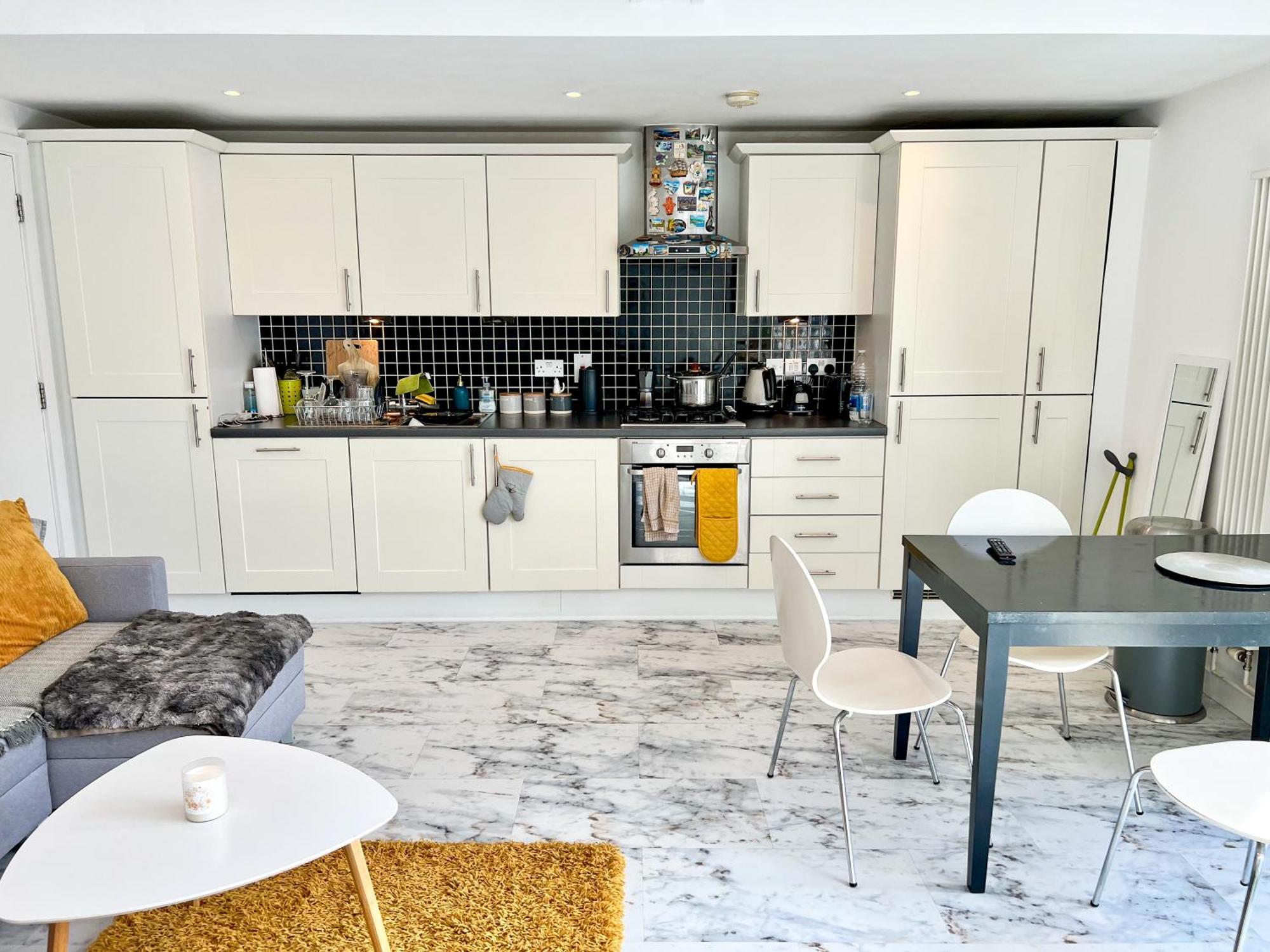Deluxe Entire With 2x Bedrooms, 2x Bathrooms And A Big Living In The Olympic Park And Westfield At Stratford Appart hôtel *