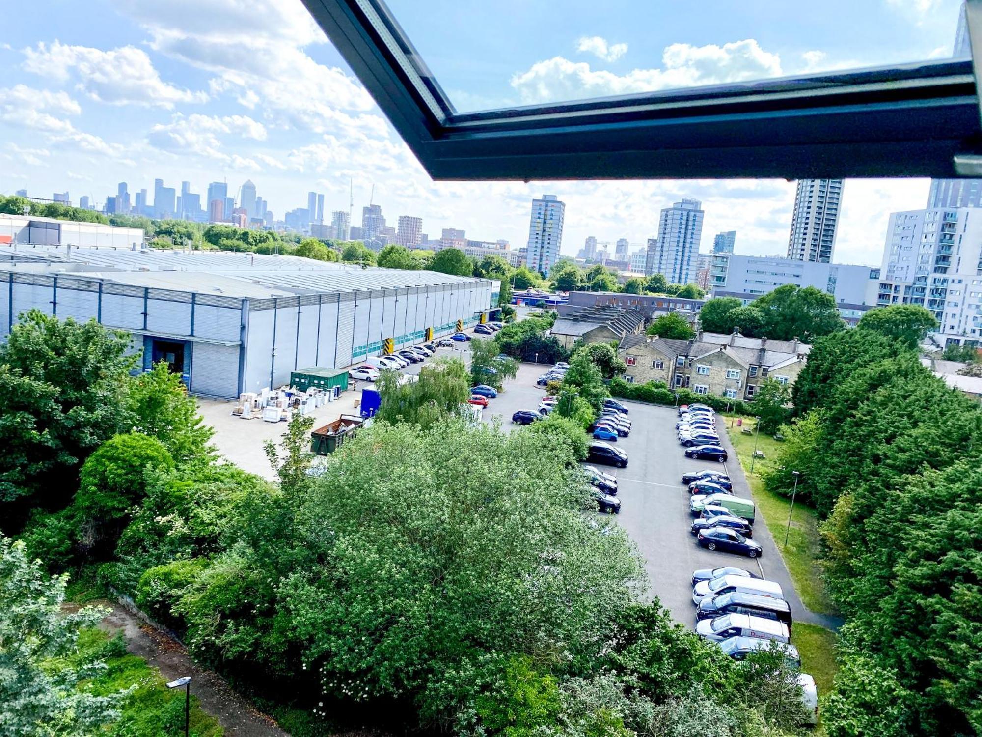 Appart hôtel Deluxe Entire With 2x Bedrooms, 2x Bathrooms And A Big Living In The Olympic Park And Westfield At Stratford Londres