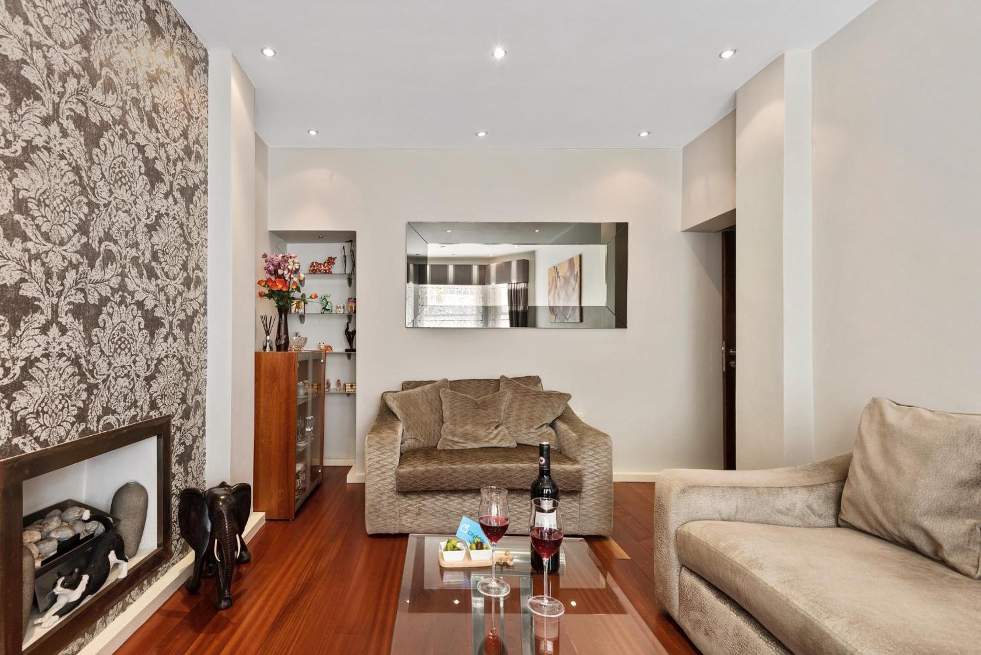 Bright Earl's Court Apartment- Sva * Londres