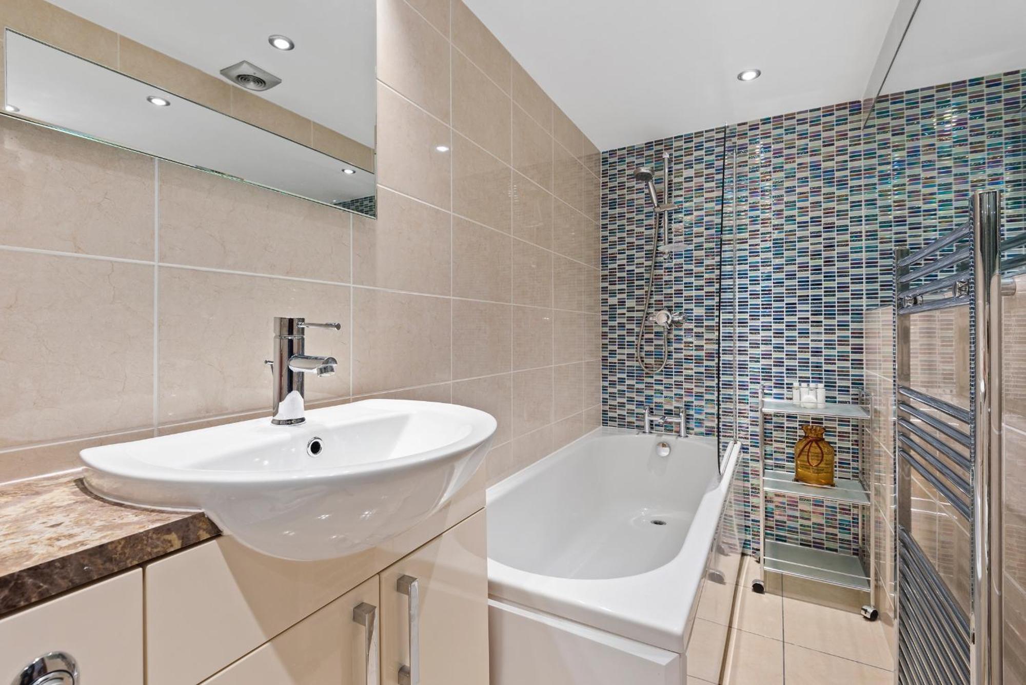 Bright Earl's Court Apartment- Sva Londres