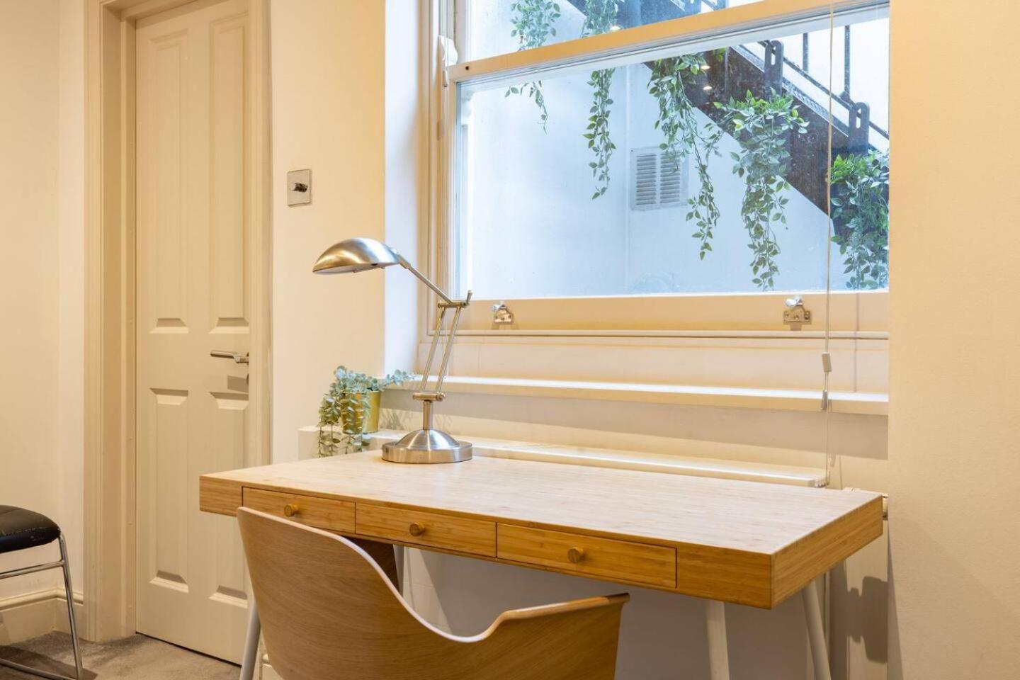 Niru Experience Hidden Gem In Chelsea 2bd 2ba London