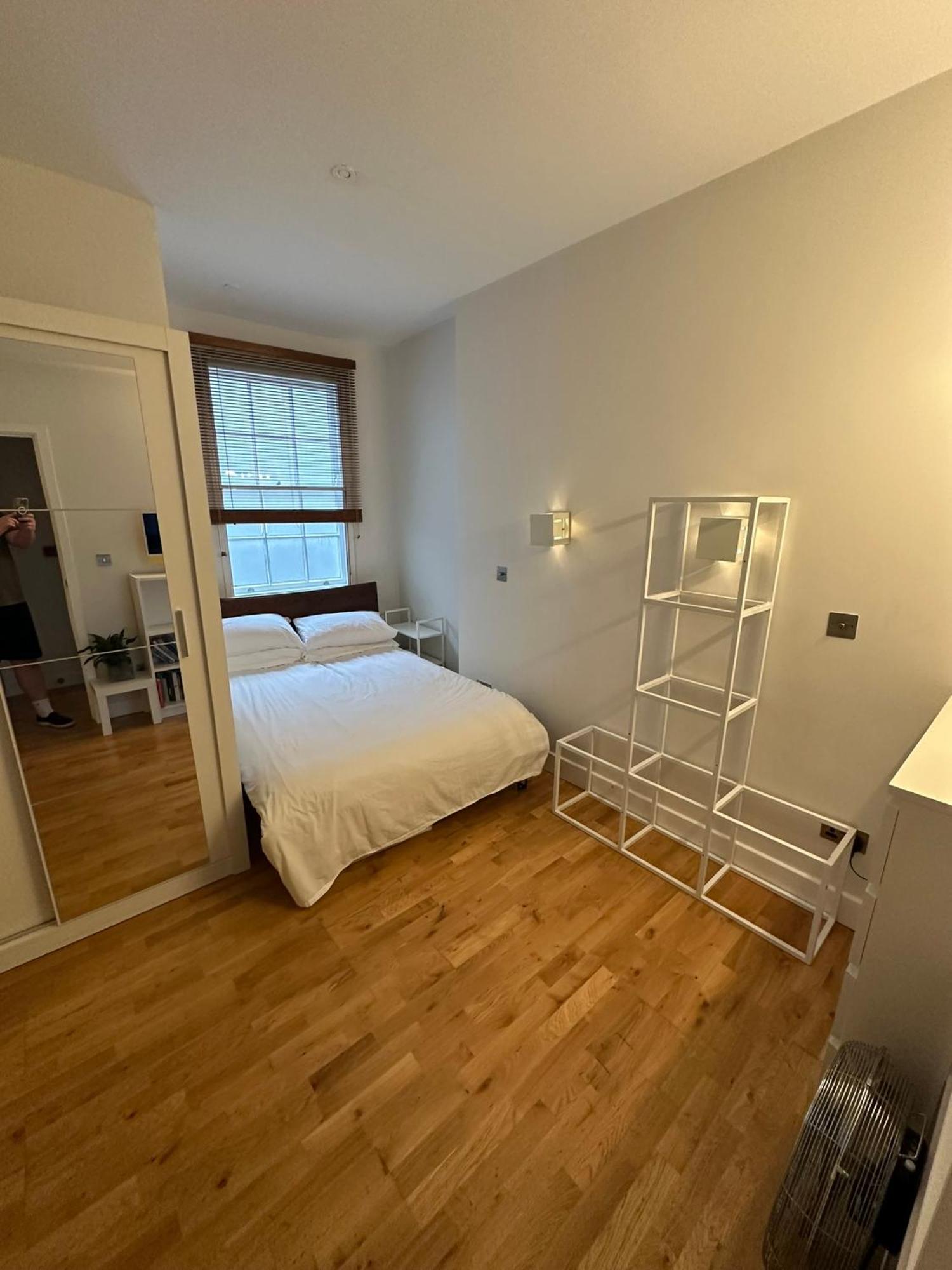 Double Bedroom With Shared Bathroom Stunning Location