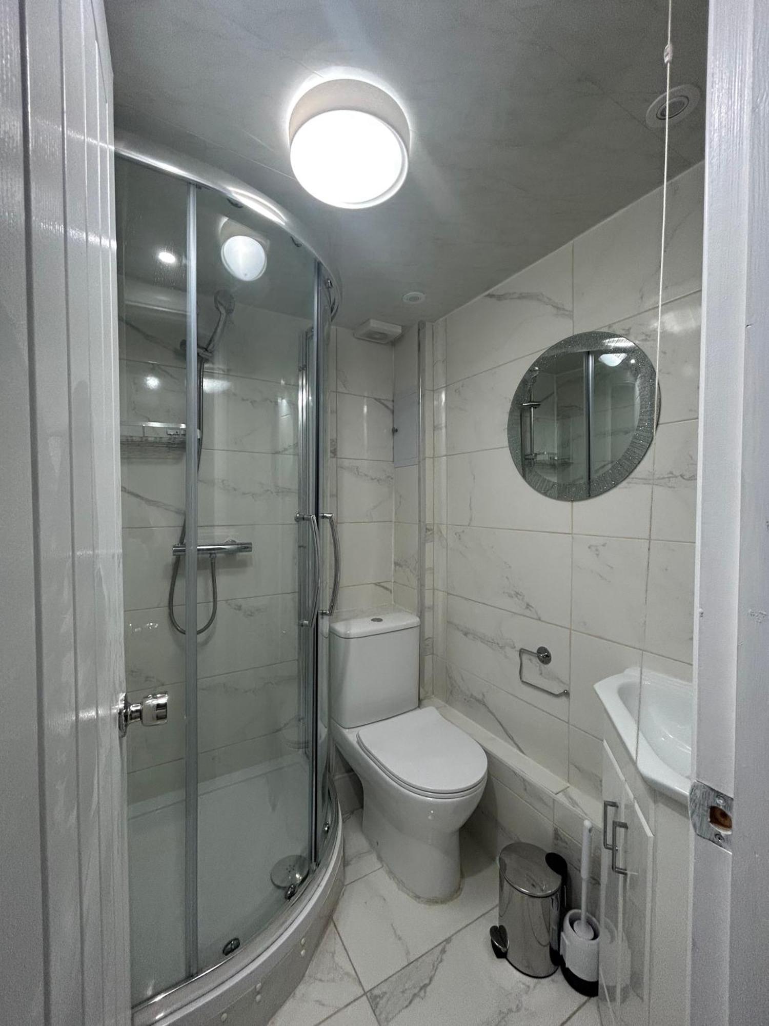Shoreditch - And In The Appartement *