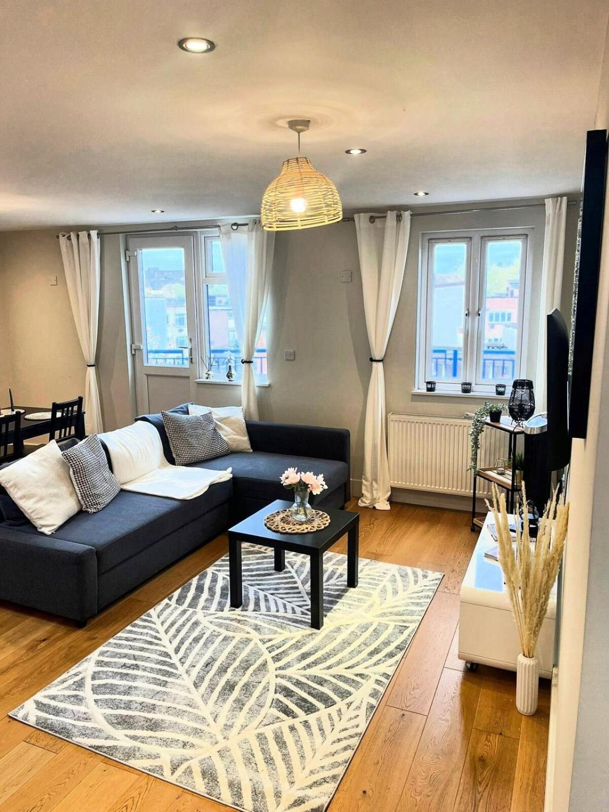 Stylish 1-bed Flat In Canary Wharf
