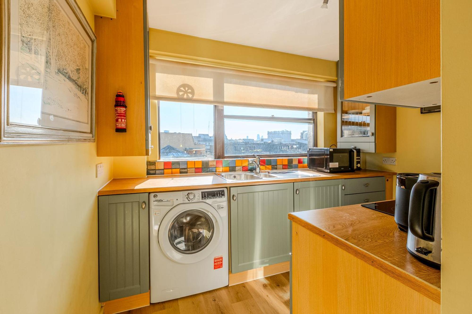 Covent Garden 1br Flat With Balcony Appartement