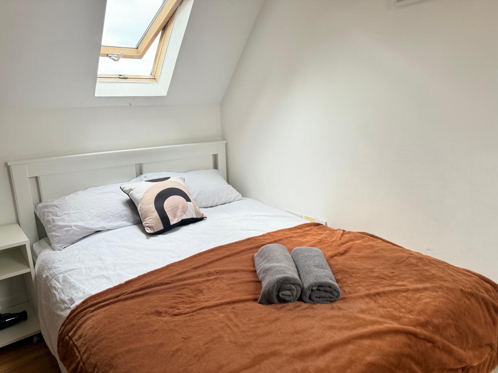 Wembley Stadium Rooms, 12mins Hospedagem domiciliar Londres