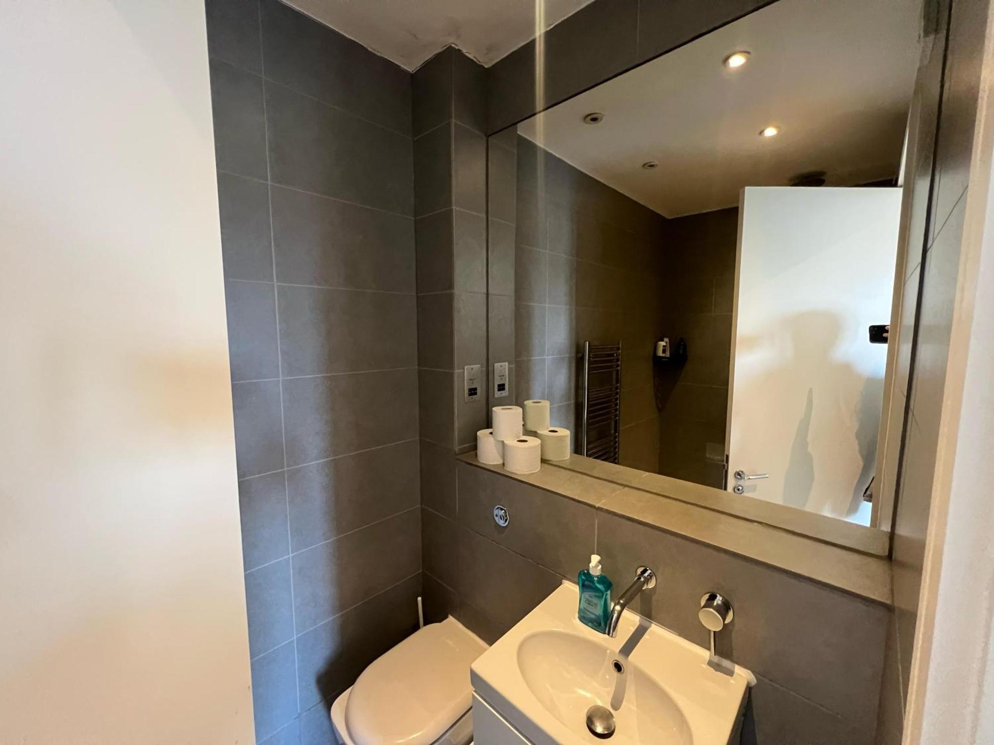 Appartement Sleek 3-bedroom Flat With Lift & Wi-fi In Southwark, Borough Near The Shard Londres