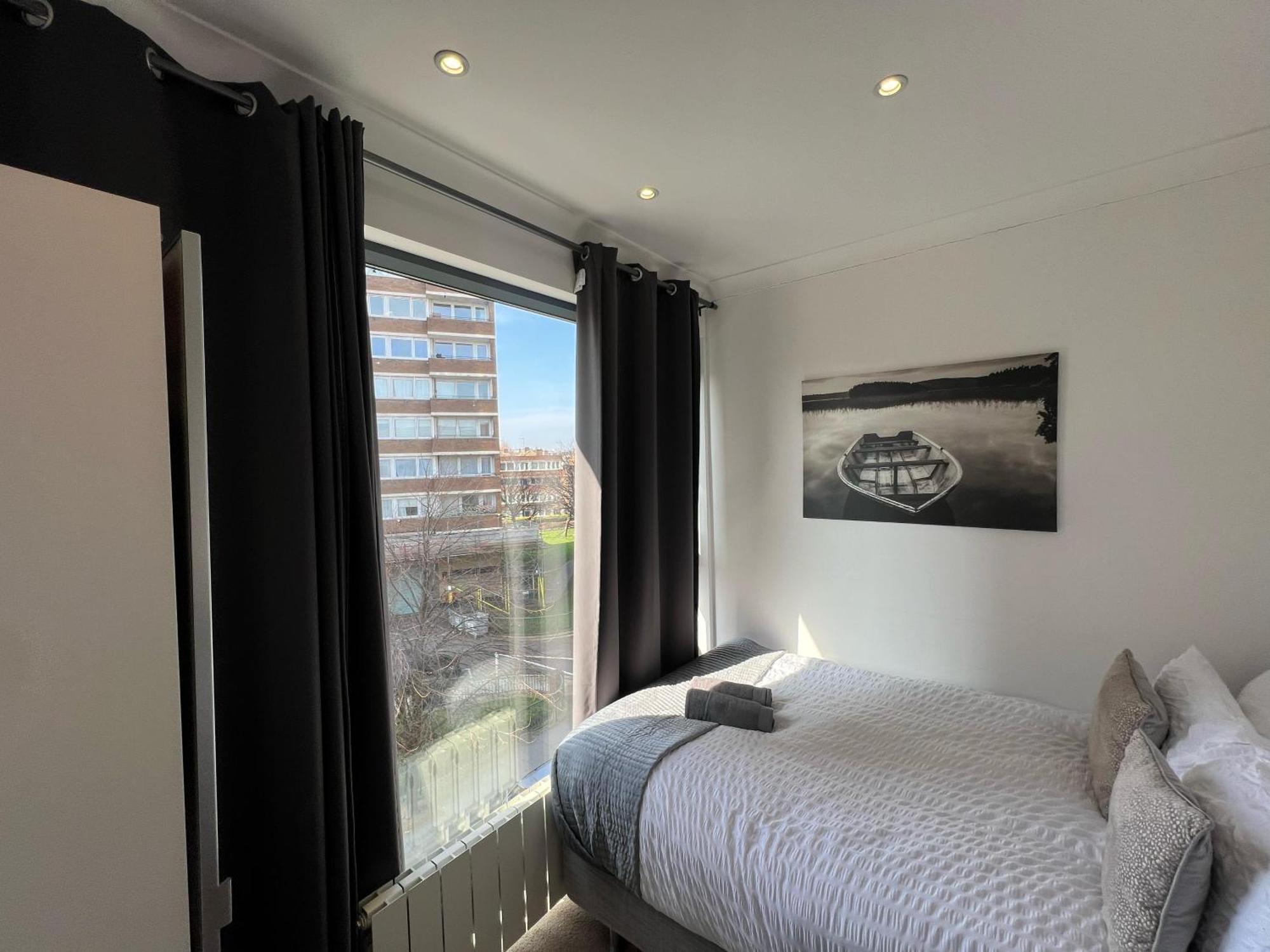 Sleek 3-bedroom Flat With Lift & Wi-fi In Southwark, Borough Near The Shard Londres
