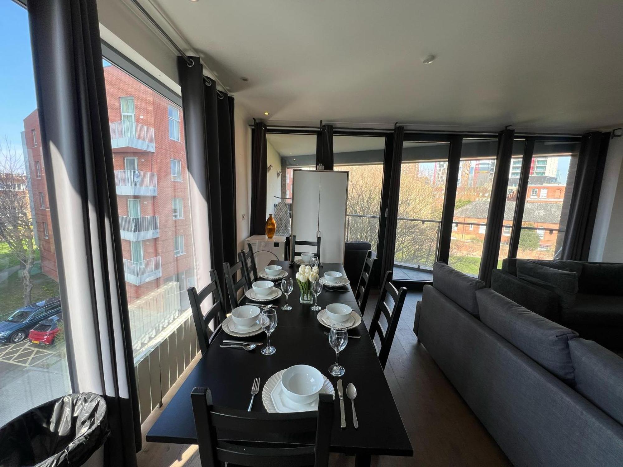Sleek 3-bedroom Flat With Lift & Wi-fi In Southwark, Borough Near The Shard *