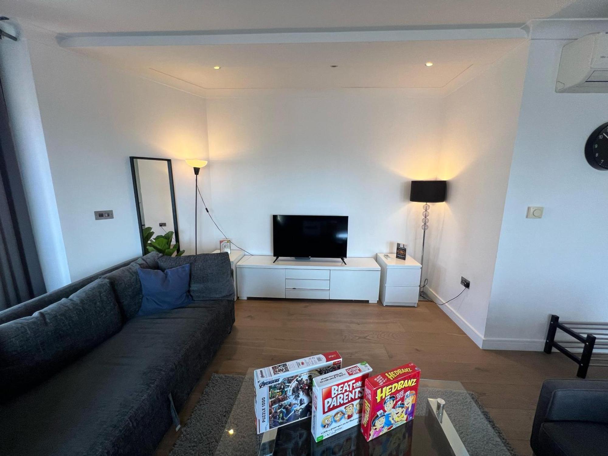 Sleek 3-bedroom Flat With Lift & Wi-fi In Southwark, Borough Near The Shard Appartement