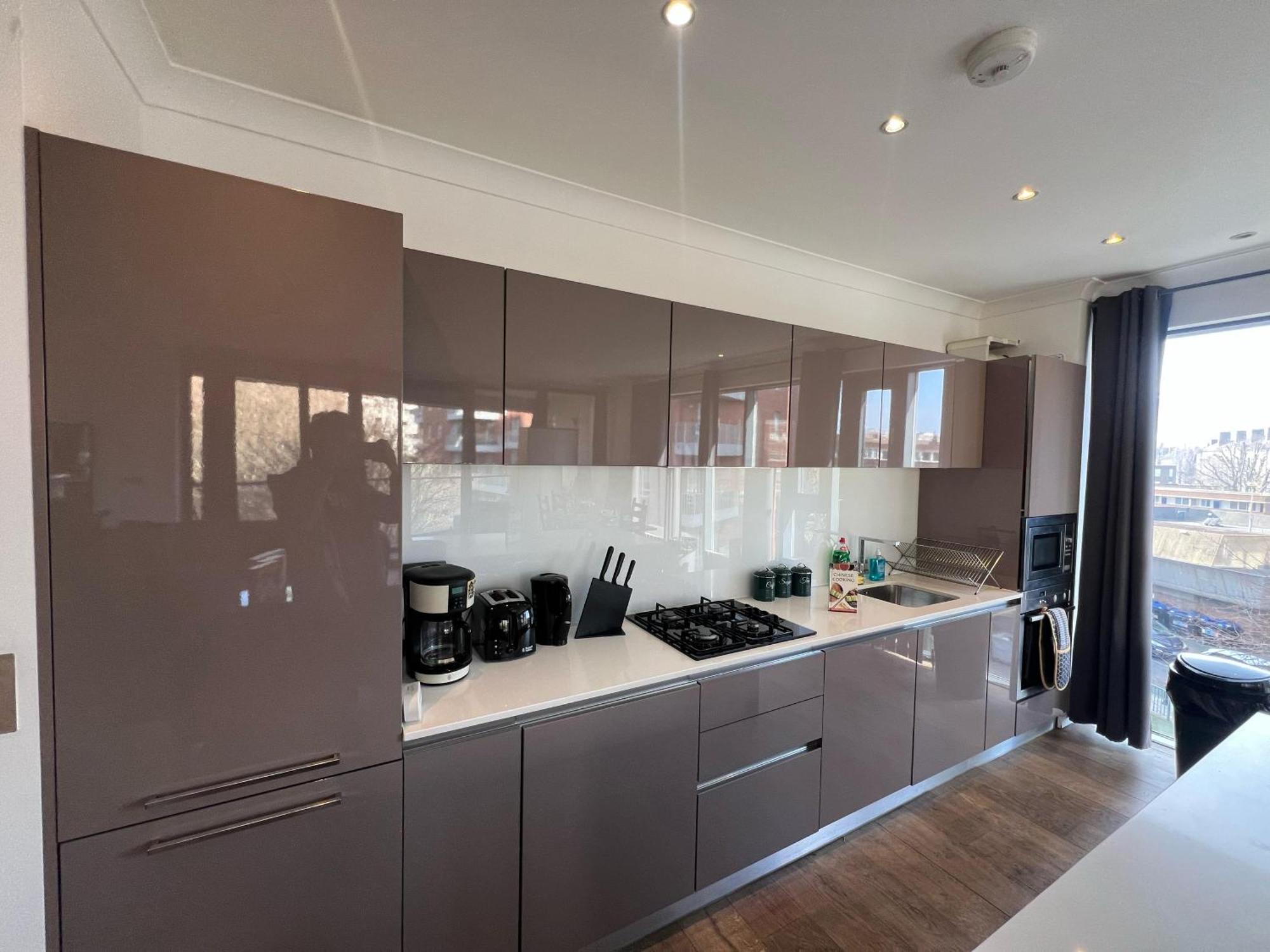 Sleek 3-bedroom Flat With Lift & Wi-fi In Southwark, Borough Near The Shard Londres