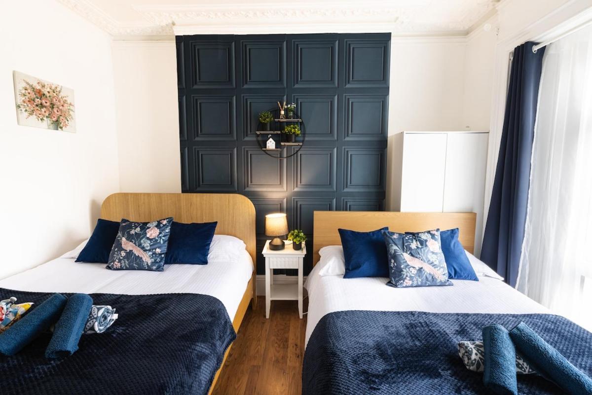 Appartement Luxury 4beds West London-mobilerateoffers-zone1-family-tourist-weekly-wifi-sleeps7-netflix! Londres