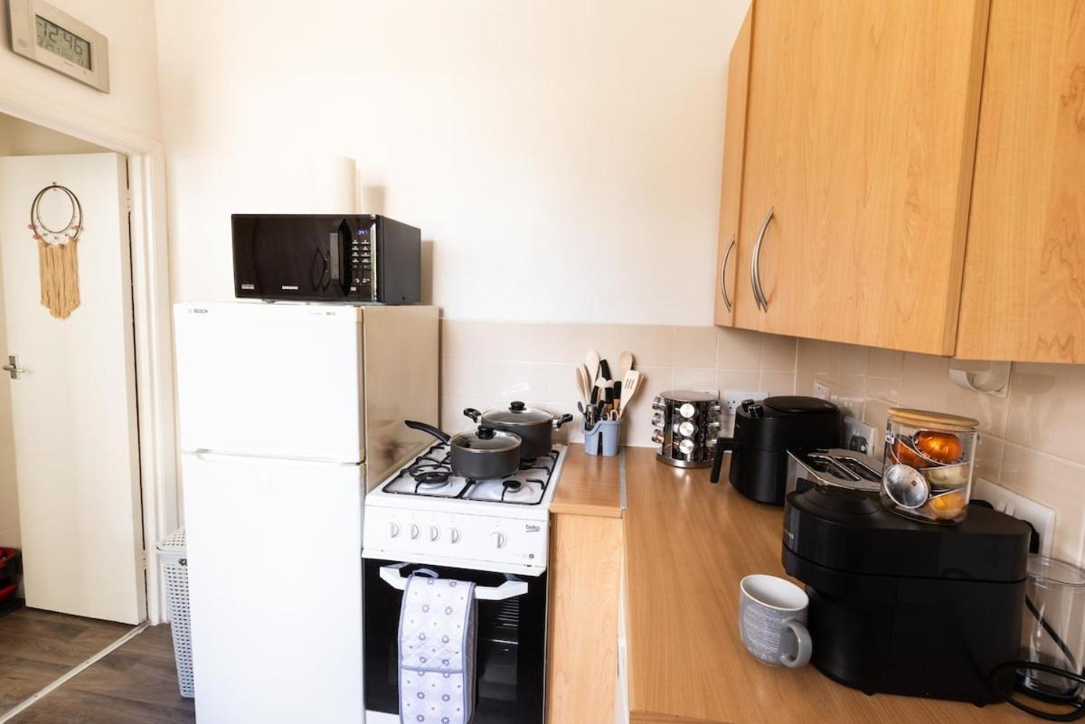 Appartement Luxury 4beds West London-mobilerateoffers-zone1-family-tourist-weekly-wifi-sleeps7-netflix!