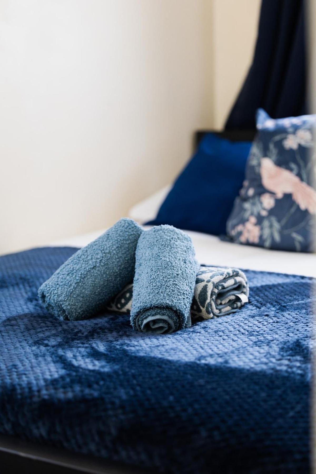 Luxury 4beds West London-mobilerateoffers-zone1-family-tourist-weekly-wifi-sleeps7-netflix! * Londres
