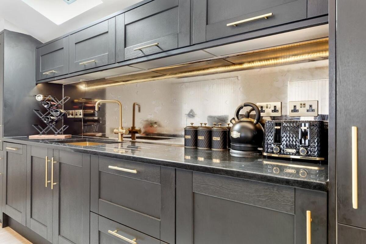 Billionaires 3 Bedroom Ultra Luxury Knightsbridge Hideaway By Harrods Londres