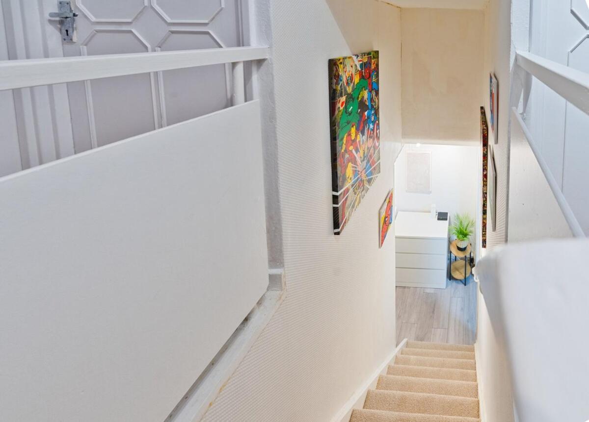 3 Bedroom Prime Location Near Canary Wharf * Londres