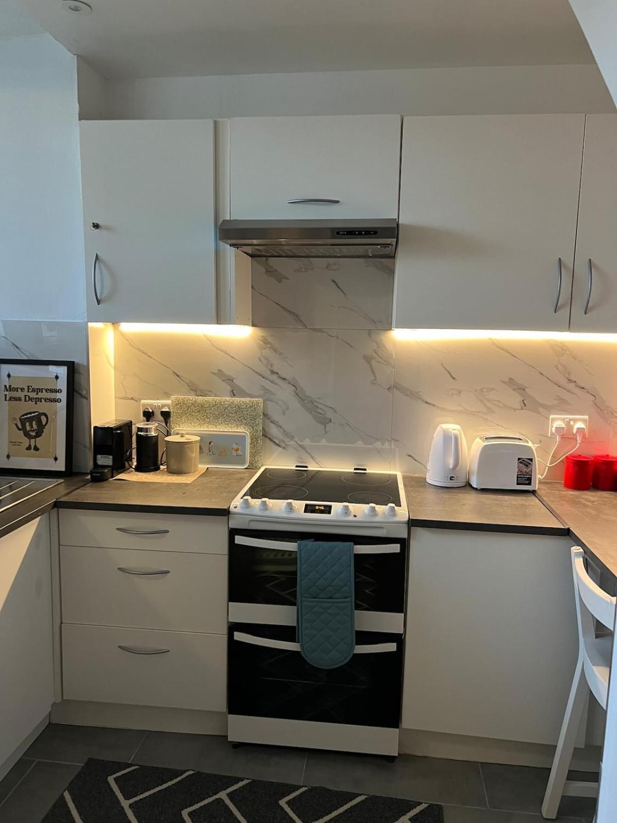 Amazing Location 2 Bed Swiss