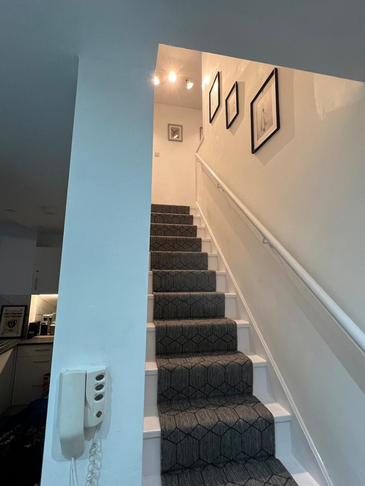 Amazing Location 2 Bed Swiss Appartement *