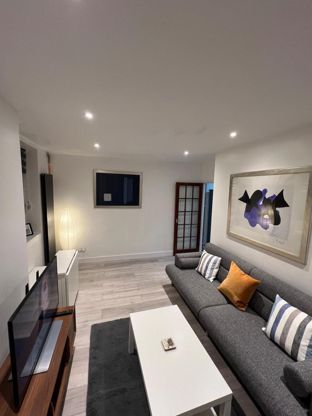 Amazing Location 2 Bed Swiss Appartement Londres