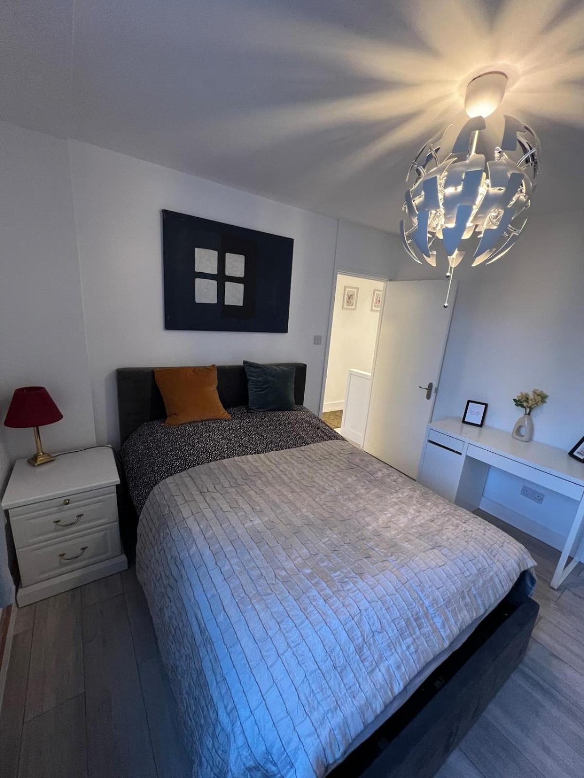 Amazing Location 2 Bed Swiss Londres